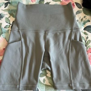 Lulumeon biker shorts